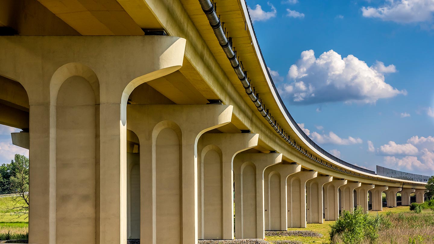 Cement bridge