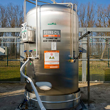 Photo of a Cryoease tank at a customer facility.